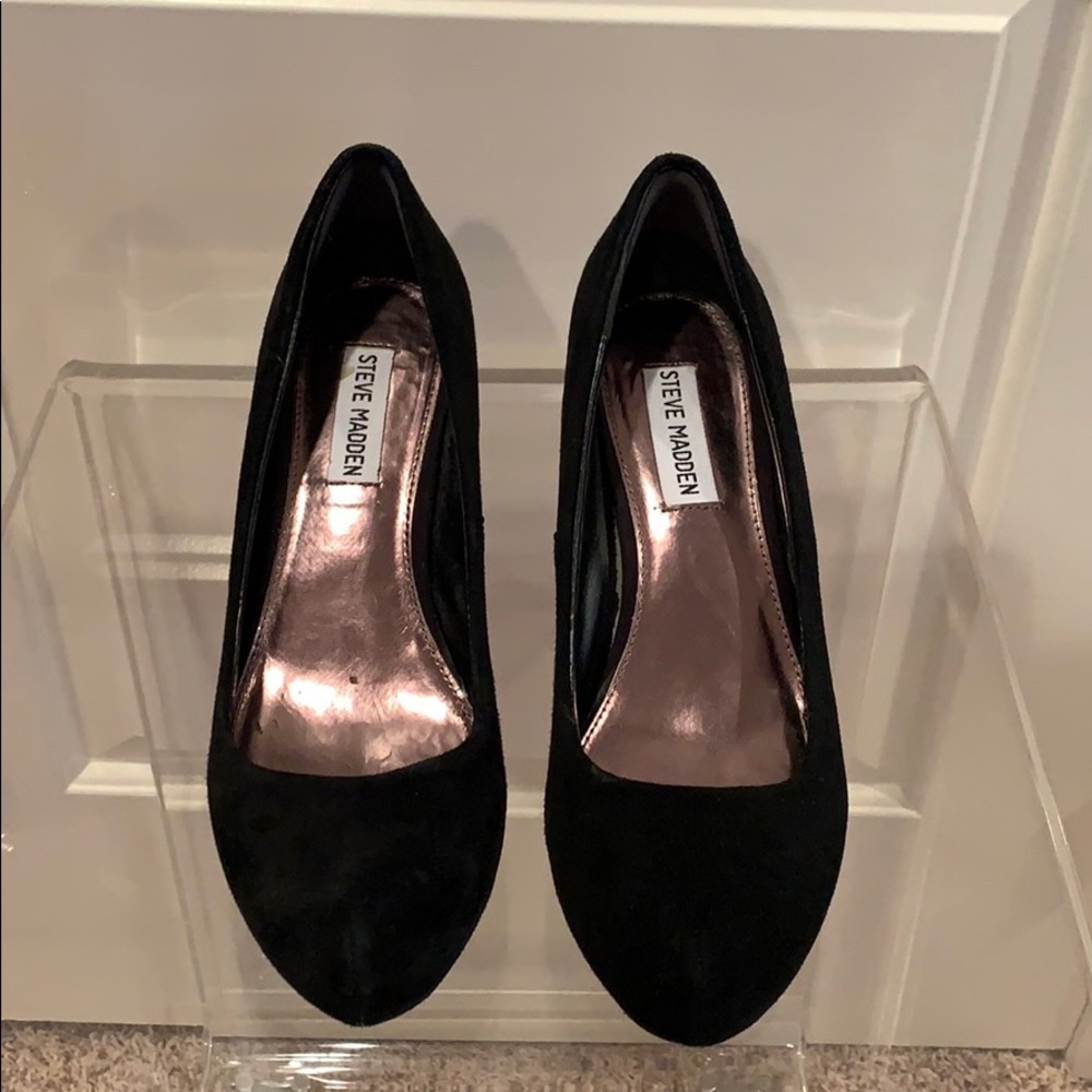 Steve Madden Penelope Suede Pump in Black